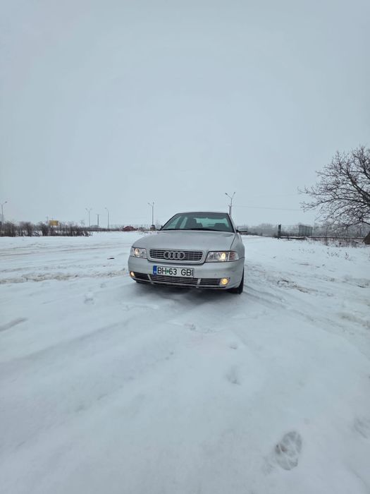 Vand audi a4 Masina funcioneaza impecabil