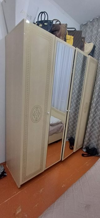 Спалный гарнитур кровать