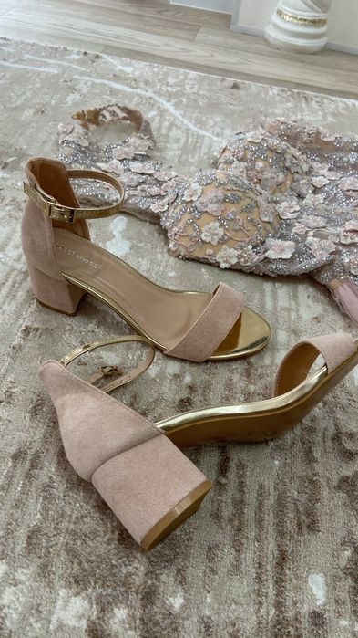 Продам новое платье