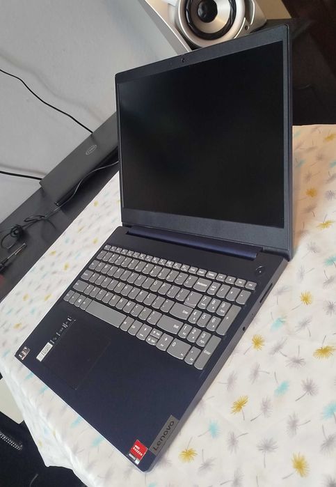 Laptop Lenovo Ideapad 3, Ryzen 5, 12Gb RAM, SSD M2 nVme