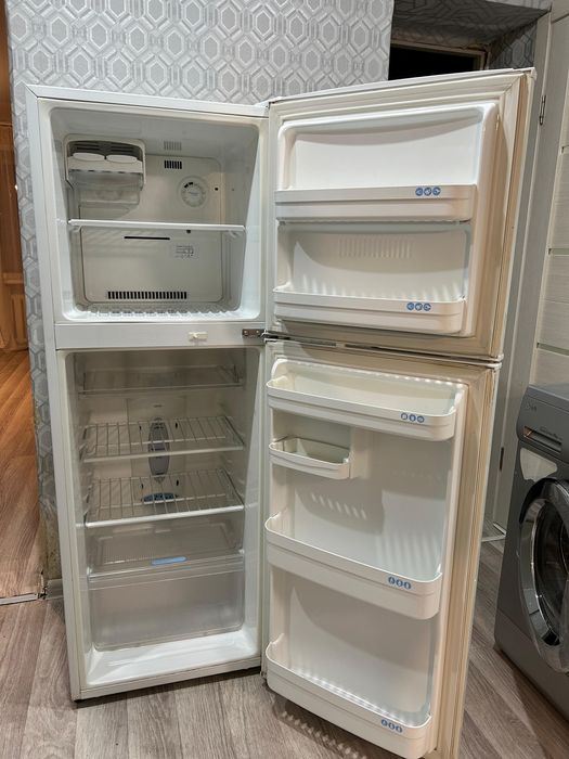 Продам холодильник LG