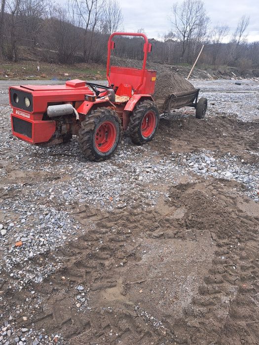 Tractor articulat 4x4