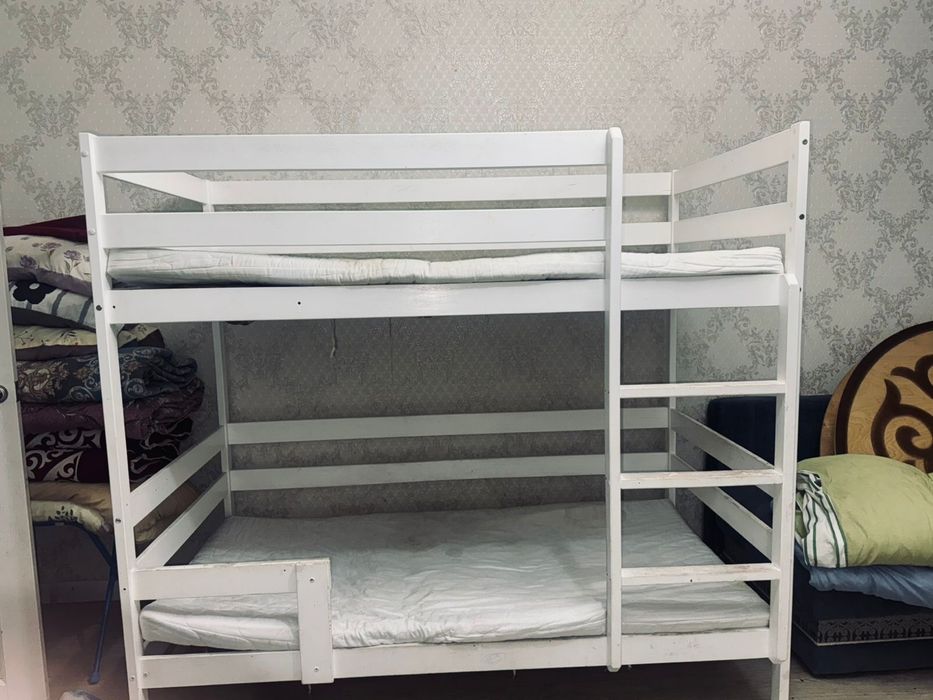 Продам двухярусную кровать