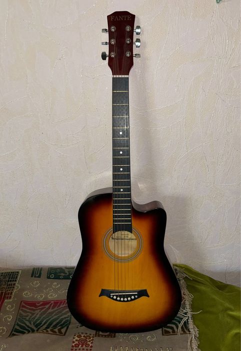 Акустическая гитара