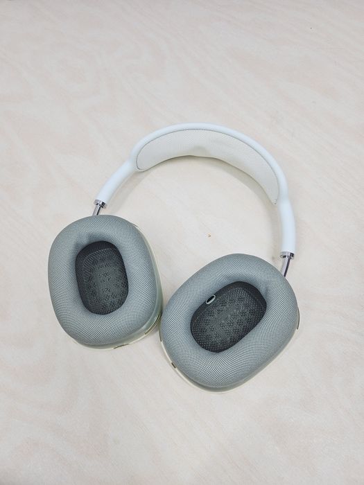 продам Airpods Max