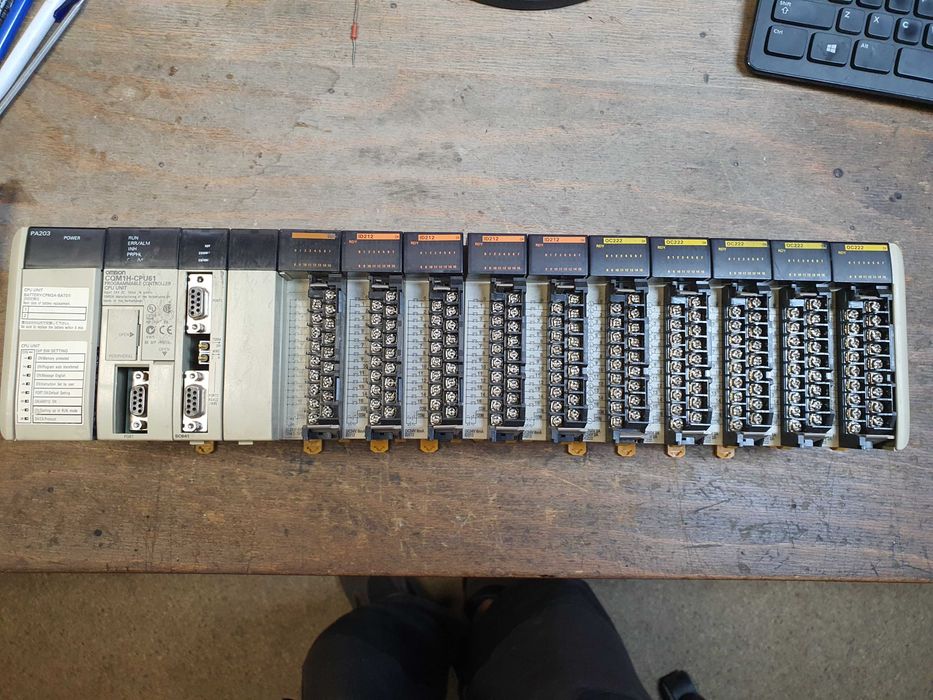 vand automat programabil Schneider M241