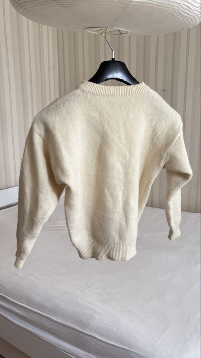 Бял вълнен пуловер- размер XS