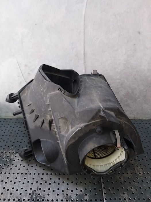 Carcasa filtru aer 2.7 tdi audi a6 c6 4f 4f0133837bb