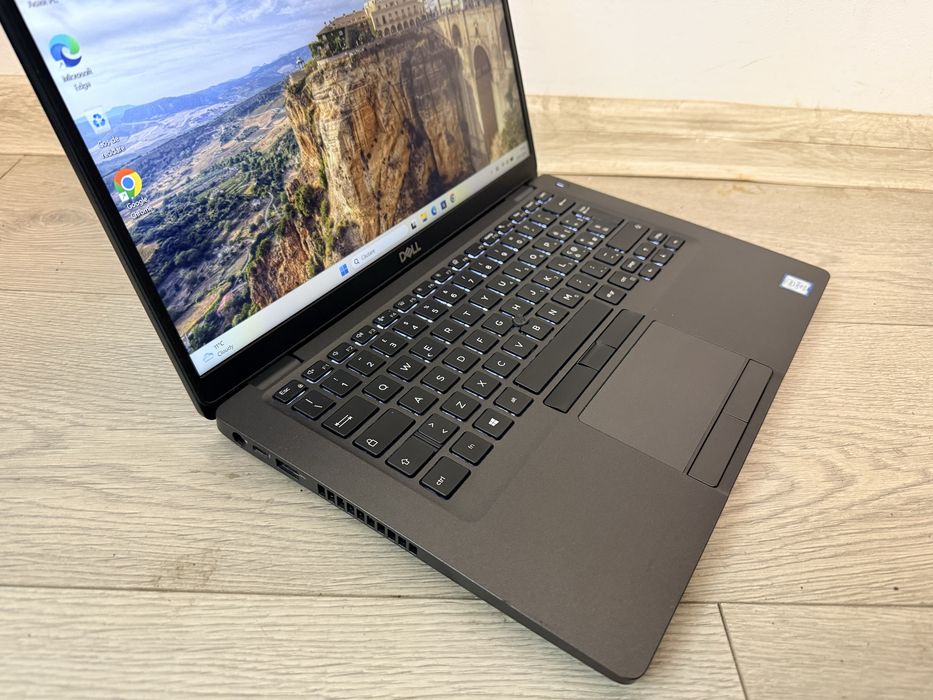 Dell Latitude 5401 i5-9400H/16 Gb DDR4/ Nvidia MX150/ Baterie 5 ore