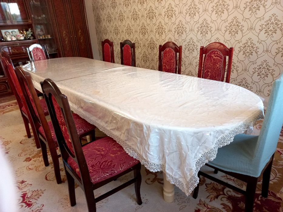 Стол и стулья продам