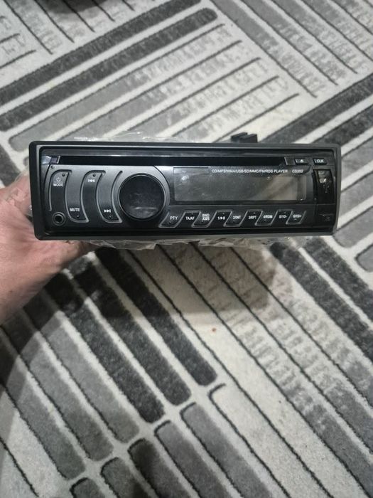 Vând casetofon de masina mp3
