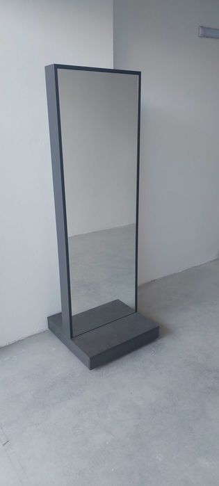 Продавам двустранно огледало