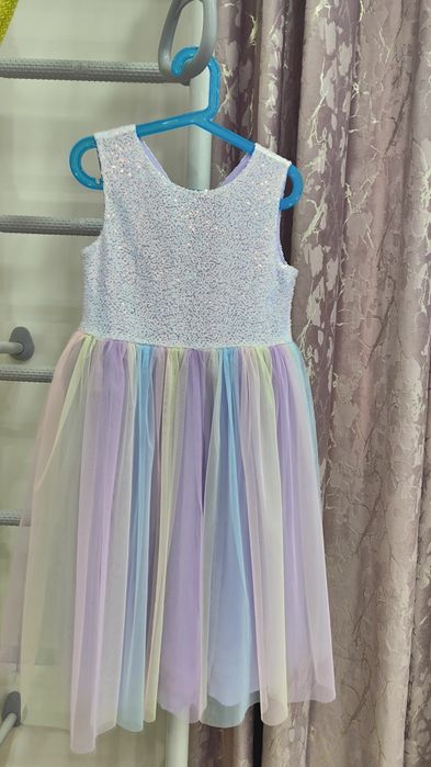 Новое платье 34р с поетками