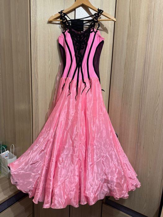 Продам спортивно-бальные платья