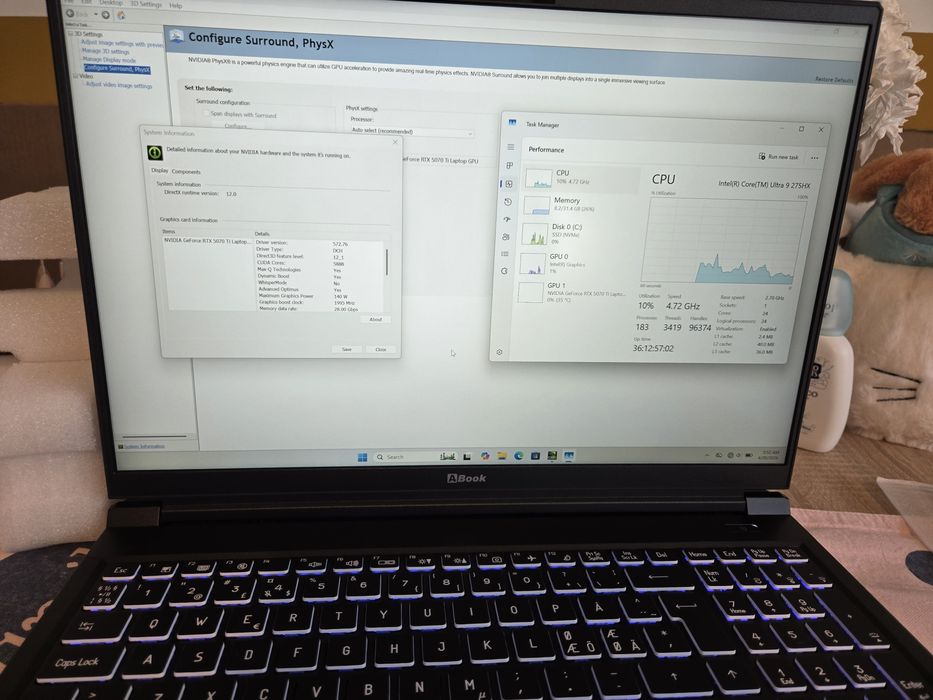 Laptop CLEVO X560WNR-G /  Rtx 5070ti  / ultra 9 275hx / 32 gb ram/