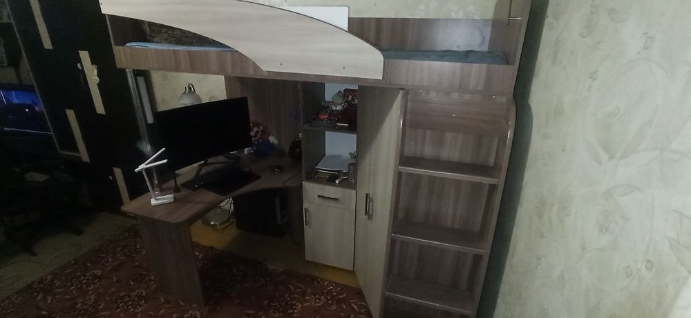 Продам кровать чердак.