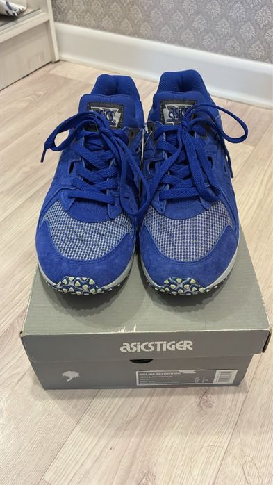 Продаю кроссовки Asics
