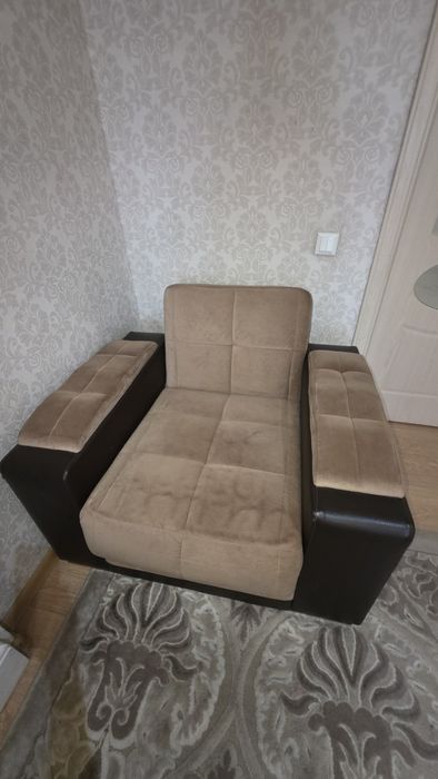 2.          кресла.