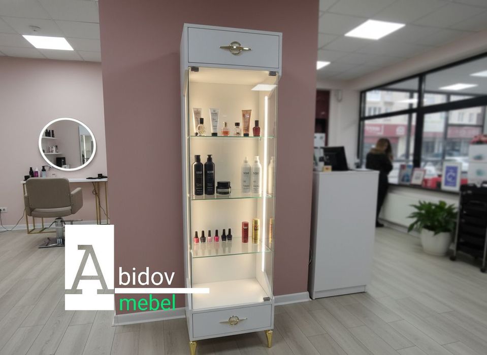 Витрина Hi-Tech для салона красоты / магазина профессиональной космети