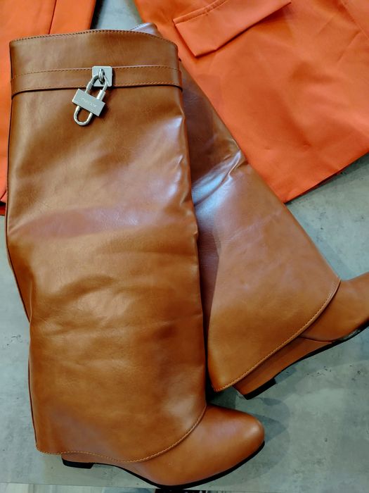 Кафеви кожени ботуши