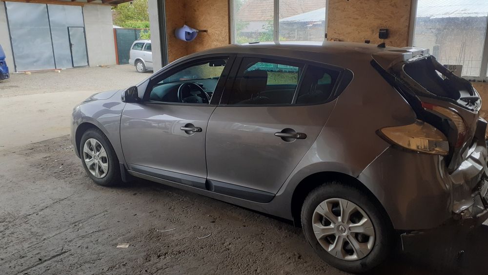 Dezmembrez Piese Renault Megane3 Din 2011