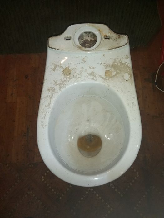 Продам унитаз без бочка