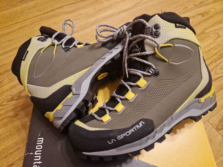 Bocanci dama, ghete La Sportiva Goretex, munte, scarpa, mammut, salewa