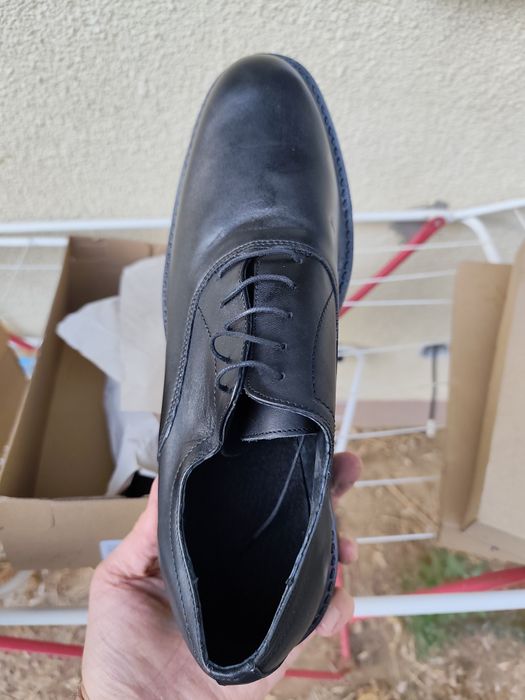 Продавам нови обувки номер 47 от естествена кожа Lenox.