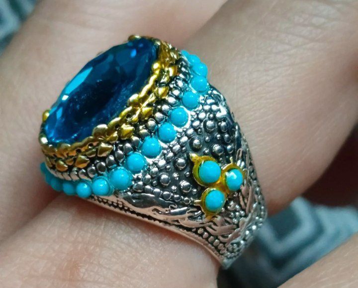 Винтажное кольцо с синим и бирюзовым кристаллом