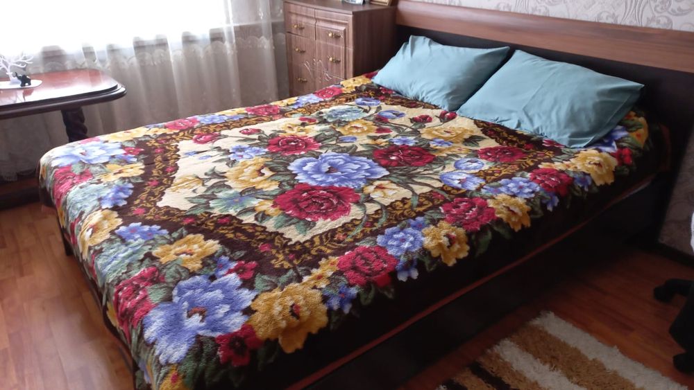 Продам кровать дауспальная б/у без матраса