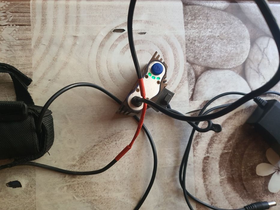 Far solar storm  cu încărcător