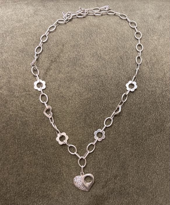 Сребърно колие със сърце