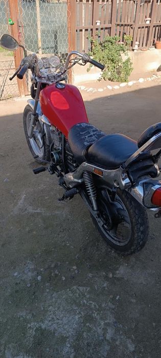 Vând sau dezmembrez Chopper Daelim 125 Cross