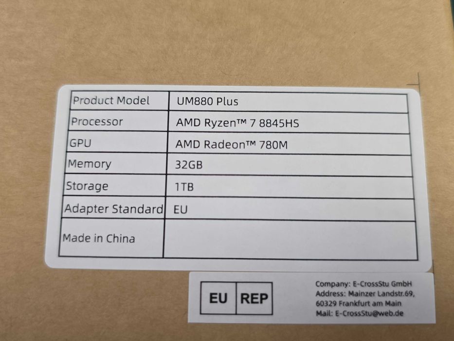 Mini PC UM880 Plus, Ryzen 7 8845HS, Radeon 780M 32GB DDR5, 1TB SSD