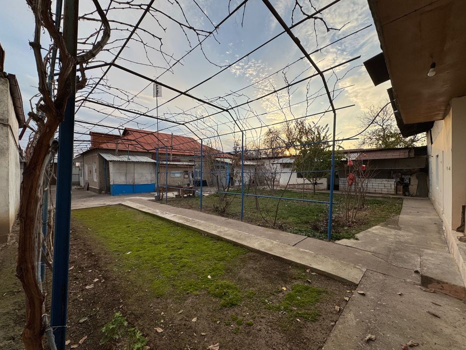 Ховли уй сотилади!