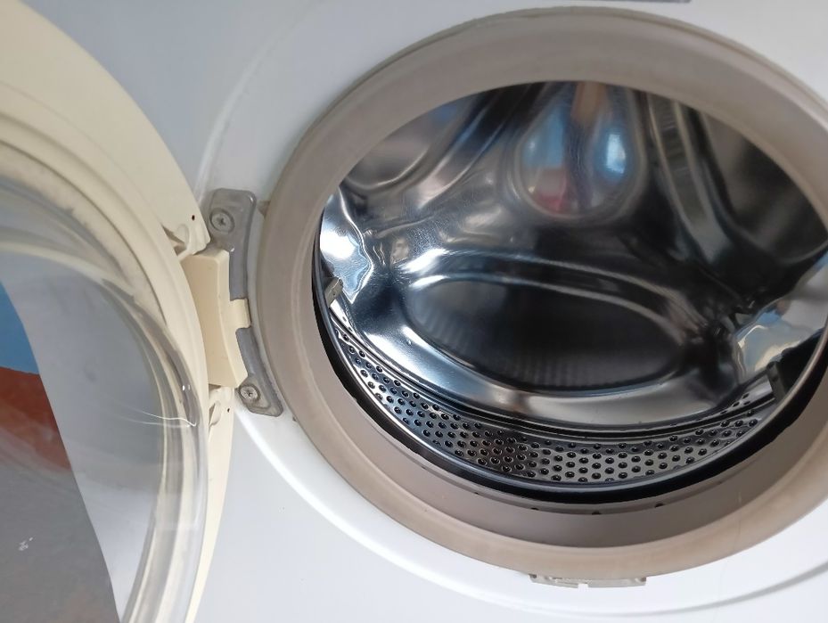 Стиральная машина Занусси.