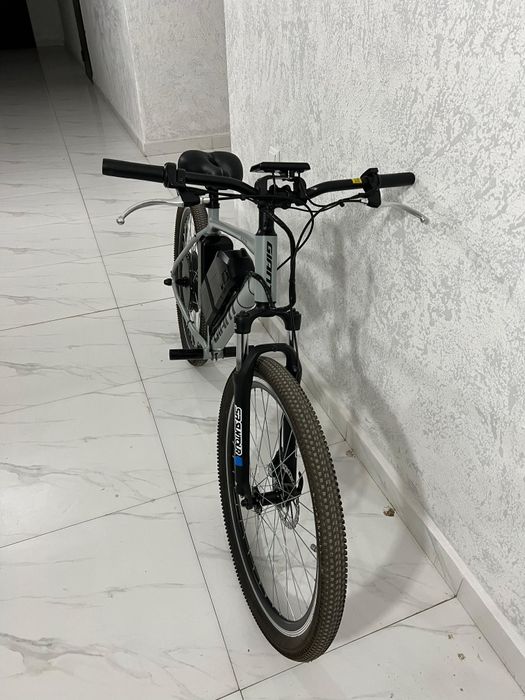 Продам электровелосипед Giant
