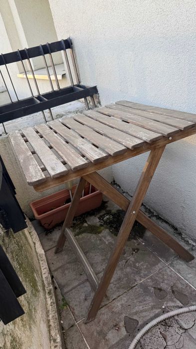 2 scaune pliabile si Masuta de Balcon Totul la 90 lei