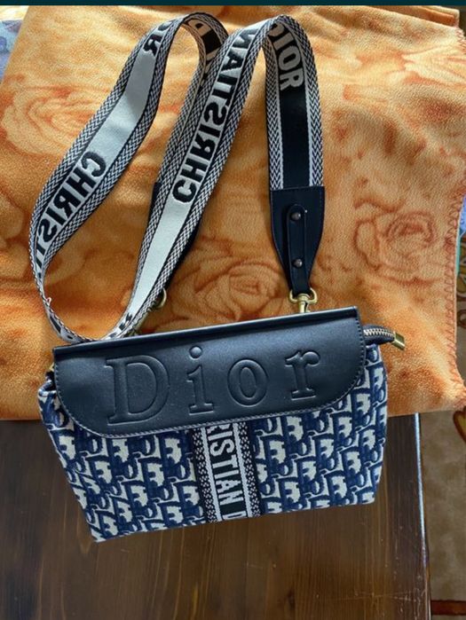 Продавам италиански  оргинални чехли N-38 25лв