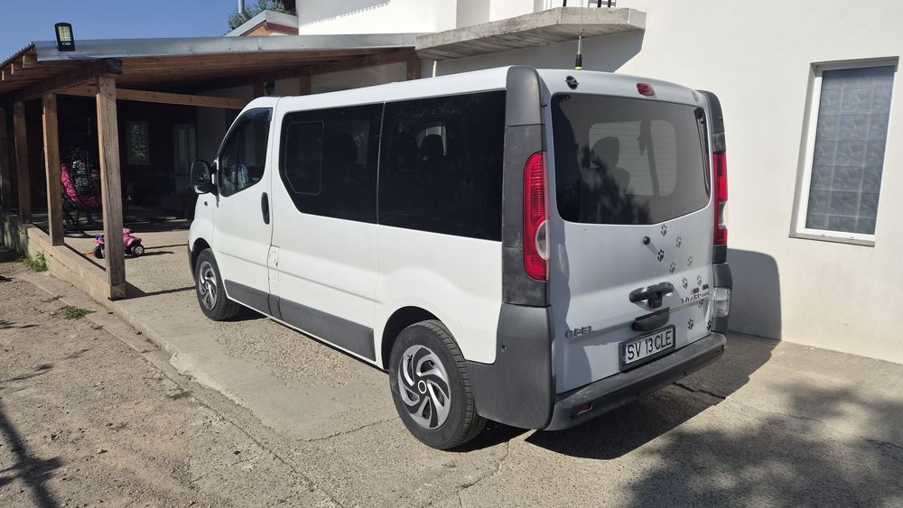 Opel vivaro 8+1  schimb cu smax