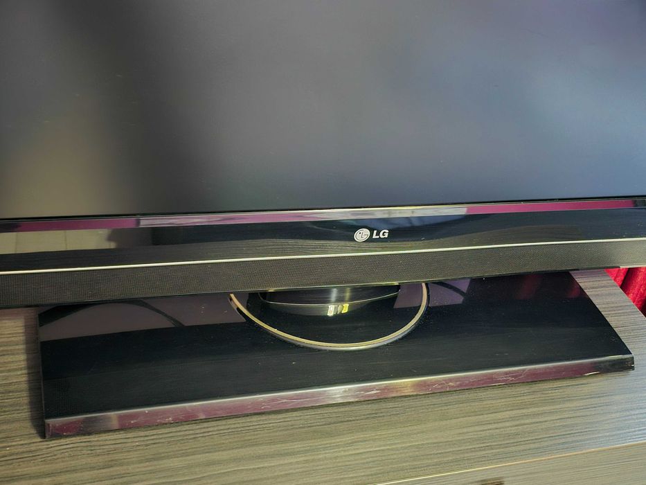 Телевизор 37 инча LG 37LC51