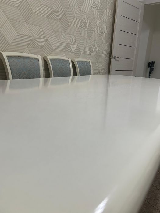 Продам стол со стульями (8 штук)
