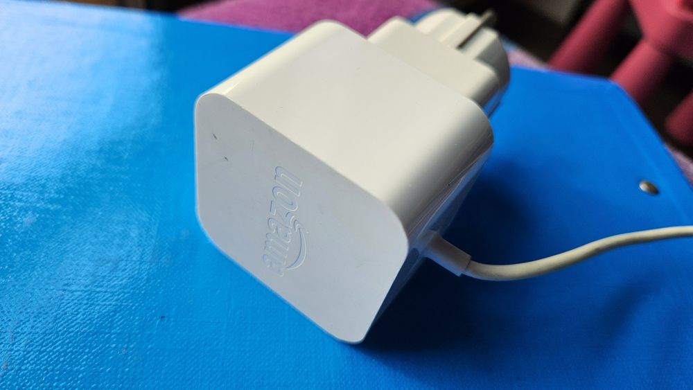 Продавам смарт колона Amazon Alexa Echo Dot