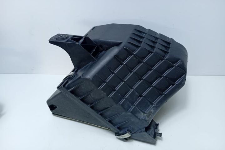 Carcasa filtru aer 8D0129607M Volkswagen VW Passat B4 seria