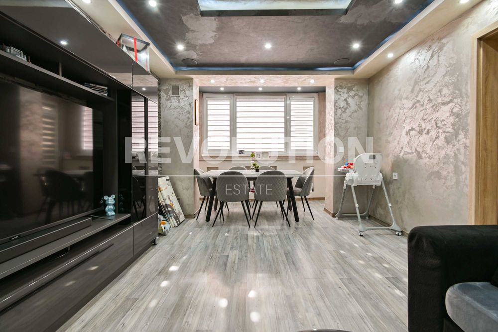 Продава се Тристаен апартамент в София, Люлин 4 - 81 кв.м за 2223 €/кв.м - Снимка #1