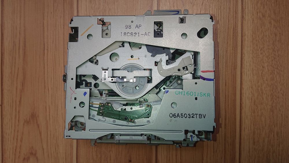 Работещ CD механизъм за  CD 6000 Форд.