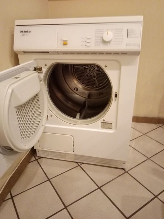 Продаваме сушилна  /Miele/