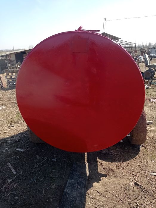 Продам бочку 3куба для воды.