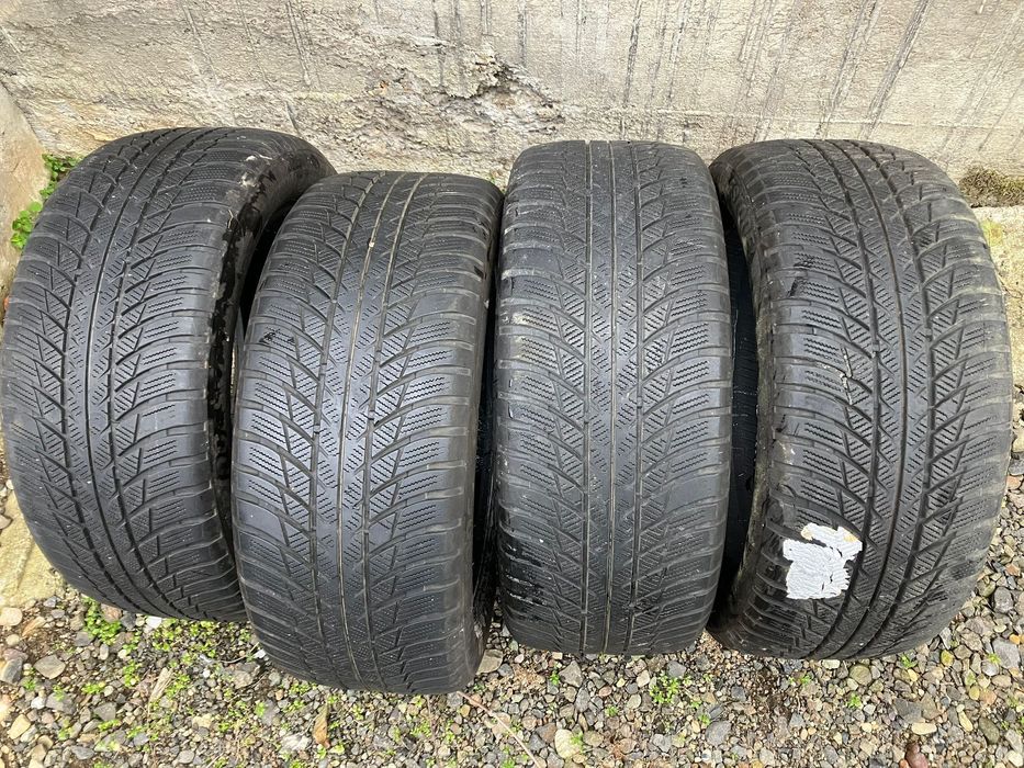 Anvelope iarnă Bridgestone 225/50 R17 98H