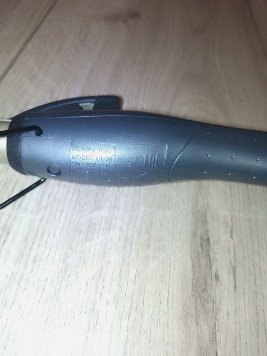 Vand ondulator păr Remington cu înveliș ceramic, cu husa de transport